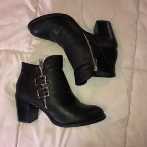 Heeled pleather bootie